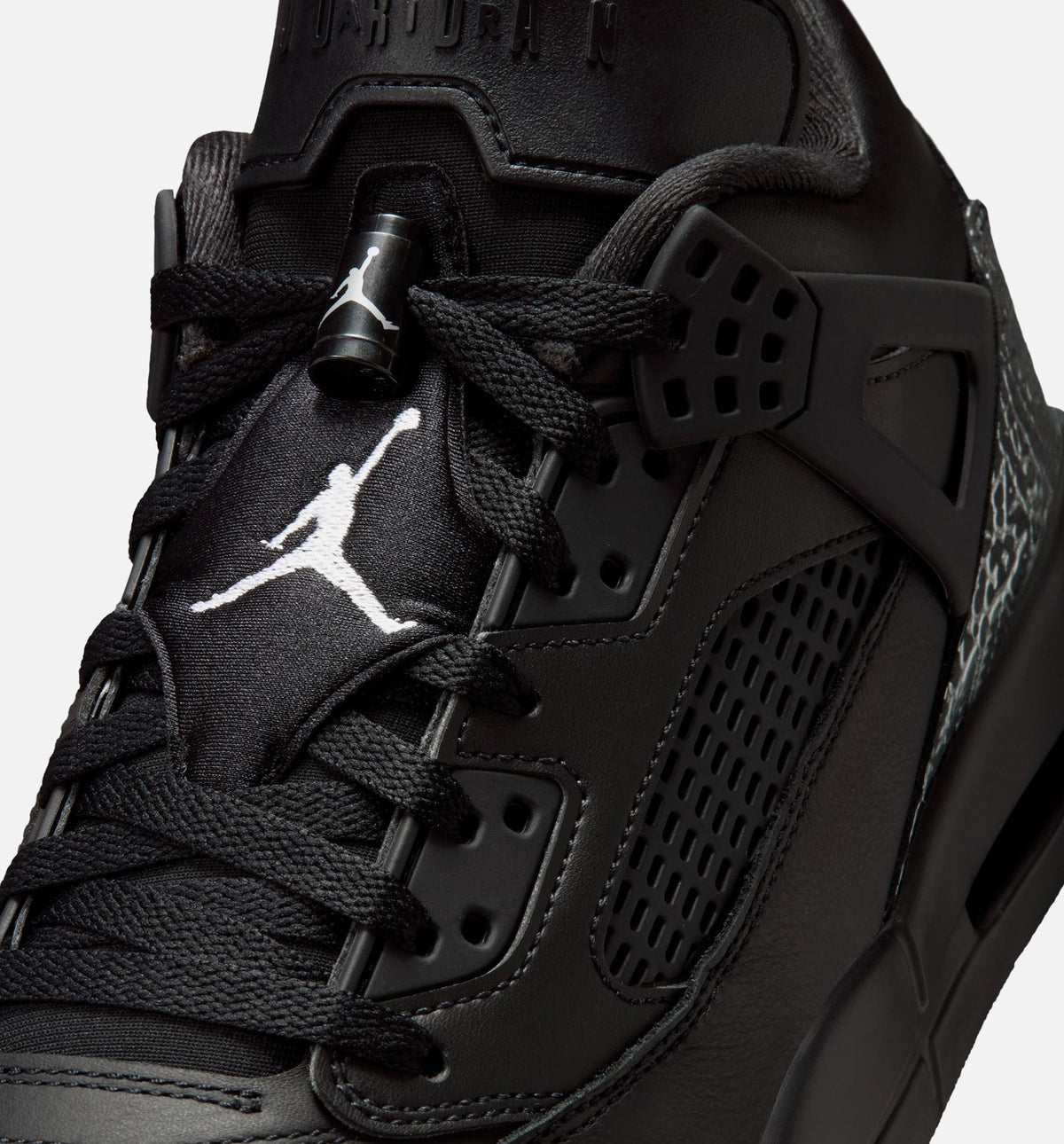 Spizike Low Black and Metallic Silver Men's Basketball Shoes - Black/Metallic Silver